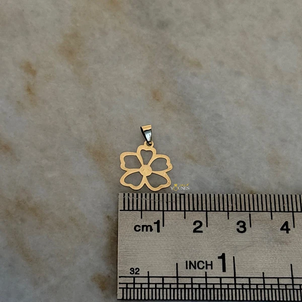 تصویر دوم آویز گل پنج پر طلا لیزری